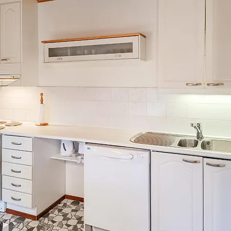 Holiday home Mukalilla- Paritalo Sis Loppusiivouksen By Interhome *